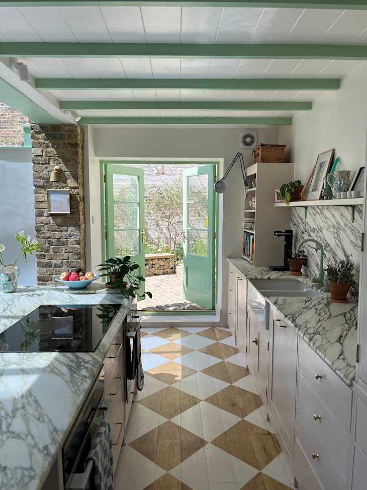 6 Vintage Kitchen Design Trends Coming Back in 2025 | The Kitchn